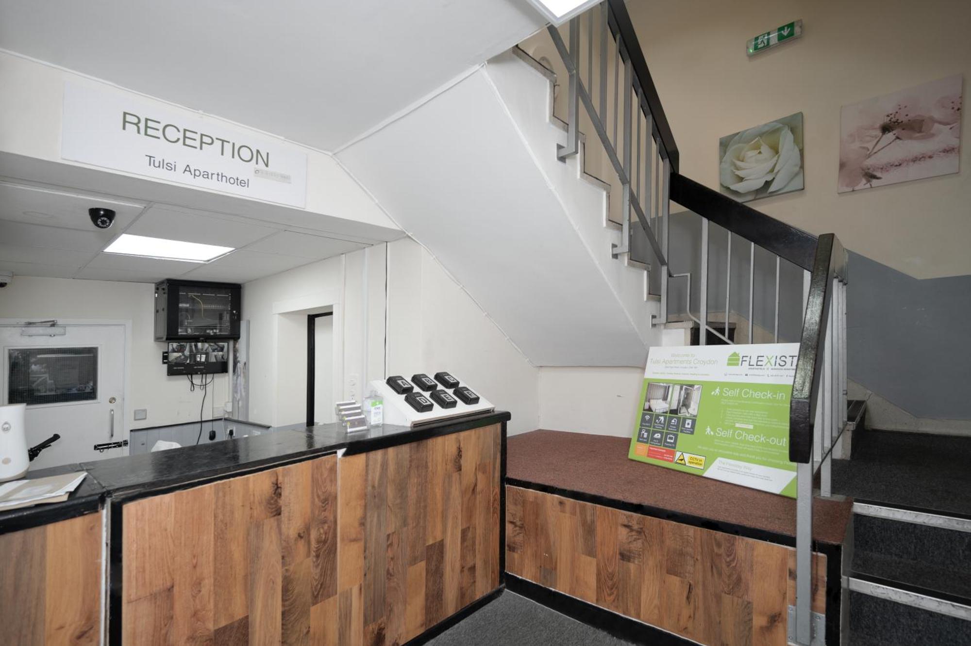 קרוידון Flexistay Tulsi Aparthotel מראה חיצוני תמונה