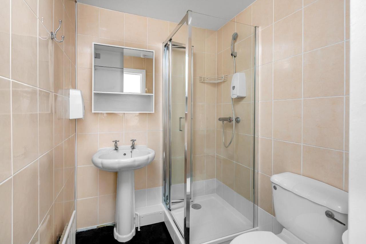 קרוידון Flexistay Tulsi Aparthotel מראה חיצוני תמונה