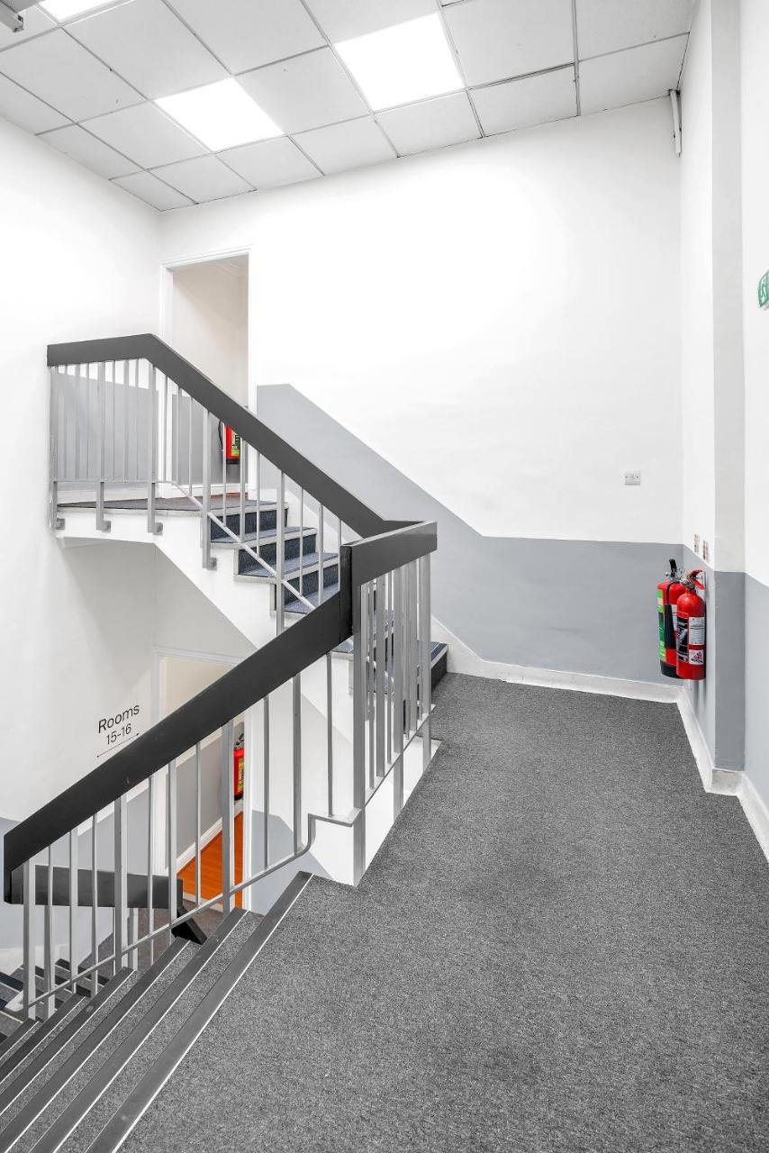 קרוידון Flexistay Tulsi Aparthotel מראה חיצוני תמונה