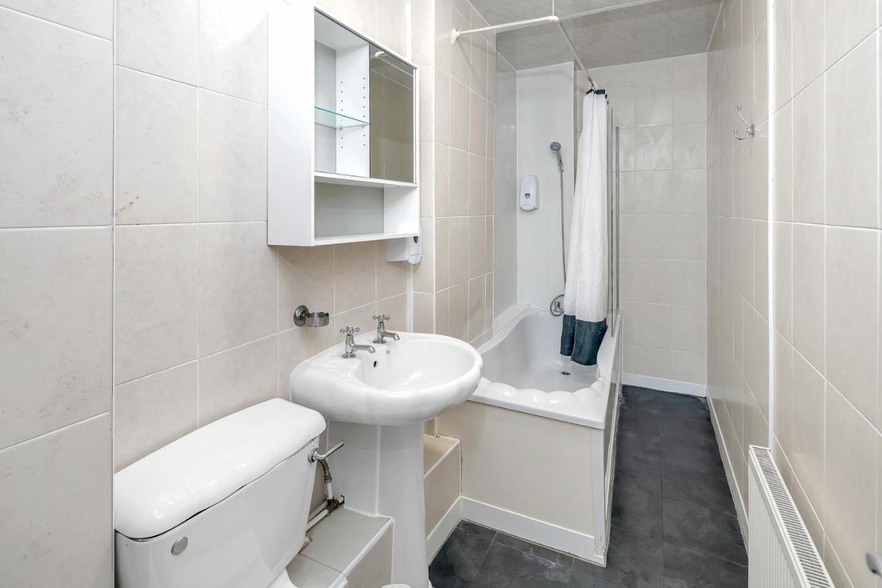 קרוידון Flexistay Tulsi Aparthotel מראה חיצוני תמונה