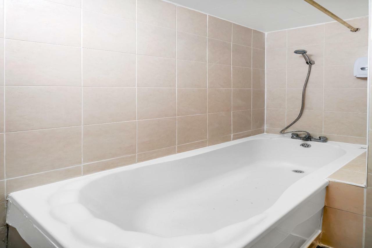 קרוידון Flexistay Tulsi Aparthotel מראה חיצוני תמונה
