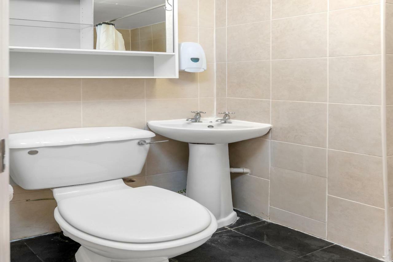 קרוידון Flexistay Tulsi Aparthotel מראה חיצוני תמונה